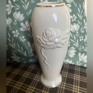 Lenox 24K Bud vase Vase with Rose Embellishment